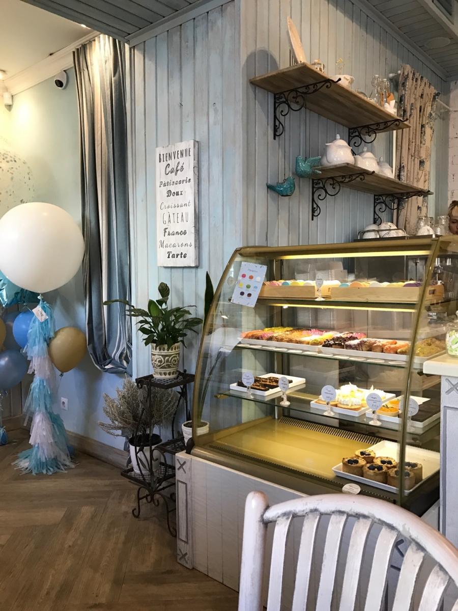 Вкусный кофе, большой ассортимент кондитерских изделий! - отзыв о Кондитерская Л